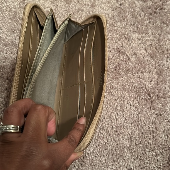 Chanel Zippy - Picture 7 of 17